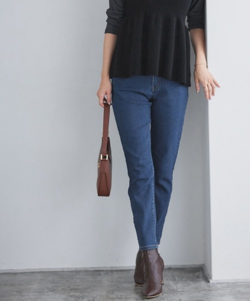 Pierrot（ピエロ）の「大人のためのテーパードデニム（デニムパンツ・レディース・グレー/ブルー系その他/ブラック/ブルー/ブラック系その他/サックスブルー/ホワイト/ブルー系その他3/ブルー系その他2/インディゴブルー/ネイビー・L/M/S/LL）」の8枚目の写真