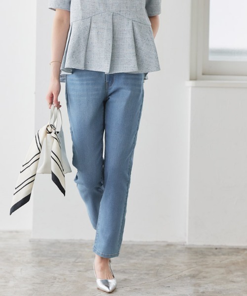 Pierrot（ピエロ）の「大人のためのテーパードデニム（デニムパンツ・レディース・グレー/ブルー系その他/ブラック/ブルー/ブラック系その他/サックスブルー/ホワイト/ブルー系その他3/ブルー系その他2/インディゴブルー/ネイビー・L/M/S/LL）」の11枚目の写真