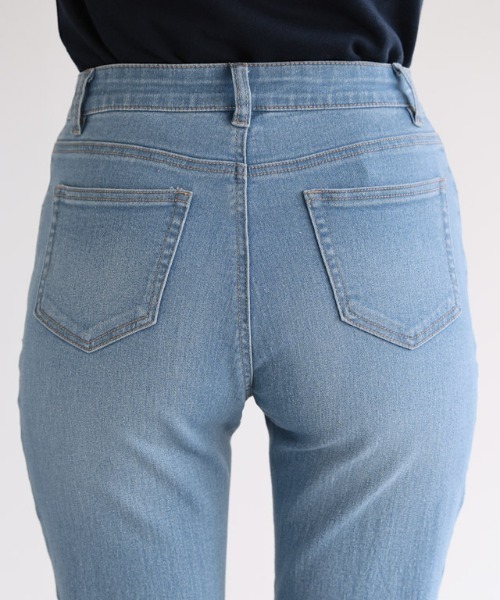 Pierrot（ピエロ）の「大人のためのテーパードデニム（デニムパンツ・レディース・グレー/ブルー系その他/ブラック/ブルー/ブラック系その他/サックスブルー/ホワイト/ブルー系その他3/ブルー系その他2/インディゴブルー/ネイビー・L/M/S/LL）」の14枚目の写真