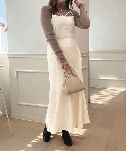 apres jour(アプレジュール)の「クシュクシュクロスキャミワンピース【ZOZOTOWN限定アイテム】(ワンピース・レディース・ブラック/ベージュ/アイボリー・フリー/X-LARGE)」の16枚目の写真