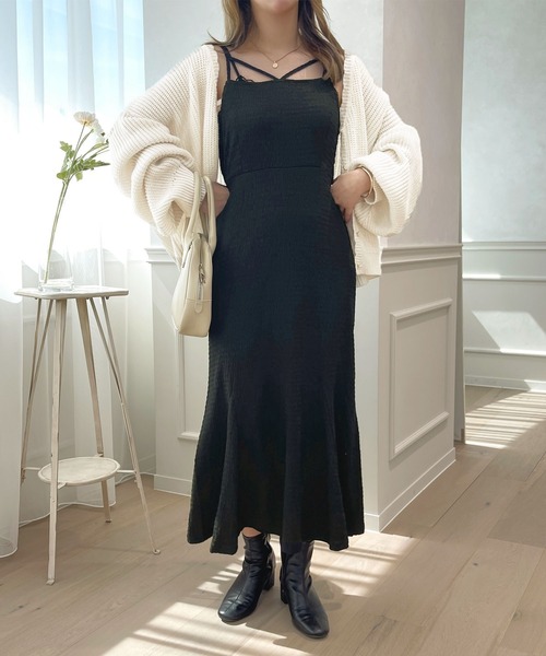 apres jour(アプレジュール)の「クシュクシュクロスキャミワンピース【ZOZOTOWN限定アイテム】(ワンピース・レディース・ブラック/ベージュ/アイボリー・フリー/X-LARGE)」の4枚目の写真
