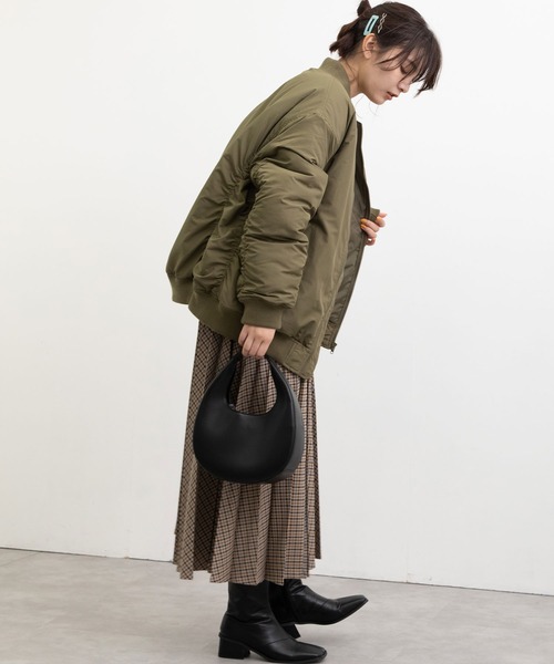 POU DOU DOU（プードゥドゥ）の「MA-1中綿ブルゾン（MA-1・レディース・オリーブ/アイボリー/ブラック・3）」の10枚目の写真