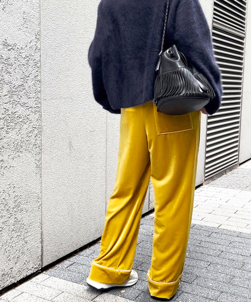 Spick & Span(スピックアンドスパン)の「ストレッチベロアイージーパンツ(その他パンツ・レディース・ネイビー/イエロー・38/36)」の5枚目の写真