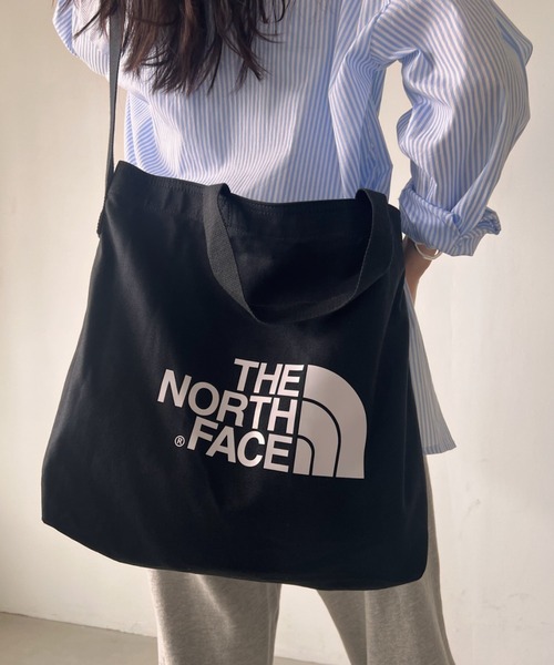 THE NORTH FACE（ザノースフェイス）の「THE NORTH FACE(ザ・ノースフェイス)/2WAY BIG LOGO SHOULDER BAG/ビッグロゴキャンバスショルダーバッグ トートバッグ（ショルダーバッグ・レディース・アイボリー/ブラック・FREE）」の16枚目の写真