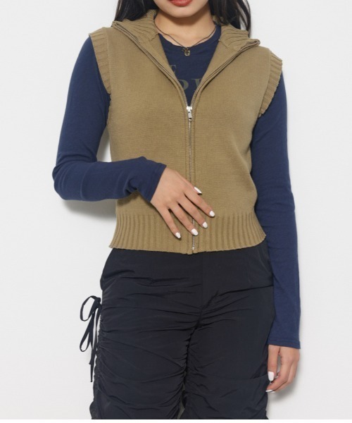 LAGUA GEM（ラグアジェム）の「HIGH NECK KNIT VEST ニット