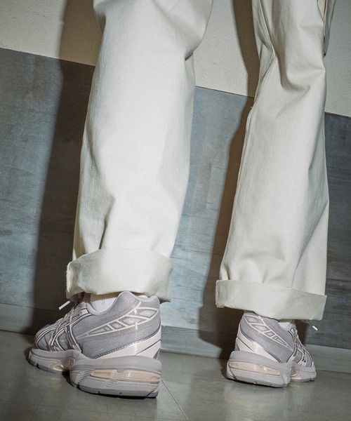 ASICS（アシックス）の「GEL-1130 RE（スニーカー・メンズ・シルバーグレー・28.5/25/26/26.5/29/27.5/27/28/25.5/24.5）」の4枚目の写真