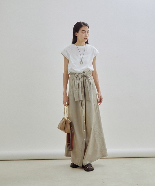 SALON adam et rope'（サロン アダム エ ロペ）の「【WEB・一部店舗限定】フレンチスリーブクロップドTシャツ/無地・ボーダー（Tシャツ/カットソー・レディース・グリーン系その他/ブラック/ベージュ/オフホワイト・FREE）」の22枚目の写真