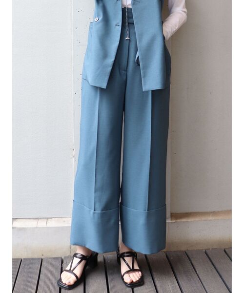 MURUA（ムルーア）の「ダブルヘムワイドパンツ【セットアップ着用可能】（スラックス・レディース・ブルー/ブラック/ベージュ/ダークグレー・1/2）」の4枚目の写真