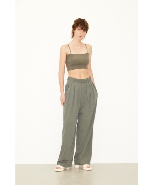 THROW by SLY（スローバイスライ）の「THROW CROP 2WAY RIB CAMI クロップド丈 2ウェイ リブキャミ ニットキャミソール（キャミソール・レディース・カーキ/ブラック/アイボリー・FREE）」の7枚目の写真