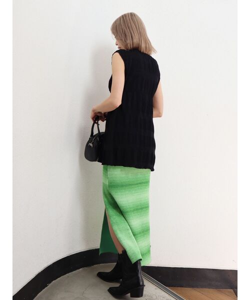 EMODA（エモダ）の「グラデーションスリットマキシスカート（スカート・レディース・グリーン/ブルー/ブラック・FREE）」の6枚目の写真