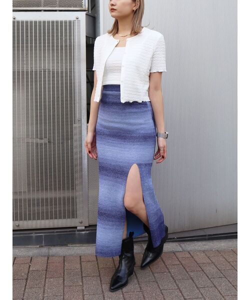 EMODA（エモダ）の「グラデーションスリットマキシスカート（スカート・レディース・グリーン/ブルー/ブラック・FREE）」の11枚目の写真