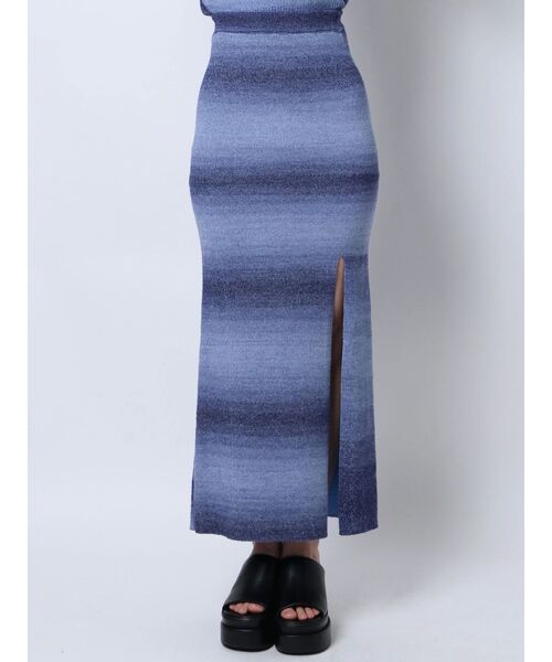 EMODA（エモダ）の「グラデーションスリットマキシスカート（スカート・レディース・グリーン/ブルー/ブラック・FREE）」の15枚目の写真