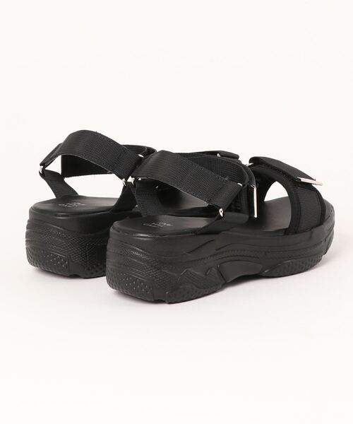 GLOBAL WORK（グローバルワーク）の「モテシャレ厚底サンダル/AND YUA ANY/181941（サンダル・キッズ・オフホワイト/ブラック・MEDIUM/SMALL）」の10枚目の写真
