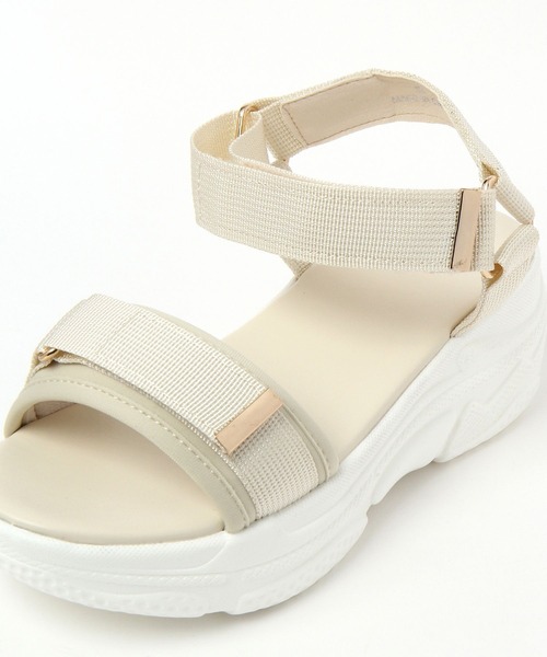 GLOBAL WORK（グローバルワーク）の「モテシャレ厚底サンダル/AND YUA ANY/181941（サンダル・キッズ・オフホワイト/ブラック・MEDIUM/SMALL）」の3枚目の写真