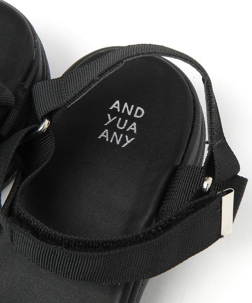 GLOBAL WORK（グローバルワーク）の「モテシャレ厚底サンダル/AND YUA ANY/181941（サンダル・キッズ・オフホワイト/ブラック・MEDIUM/SMALL）」の6枚目の写真