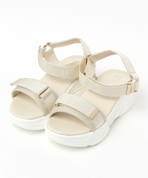 GLOBAL WORK（グローバルワーク）の「モテシャレ厚底サンダル/AND YUA ANY/181941（サンダル・キッズ・オフホワイト/ブラック・MEDIUM/SMALL）」の15枚目の写真