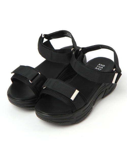 GLOBAL WORK（グローバルワーク）の「モテシャレ厚底サンダル/AND YUA ANY/181941（サンダル・キッズ・オフホワイト/ブラック・MEDIUM/SMALL）」の4枚目の写真