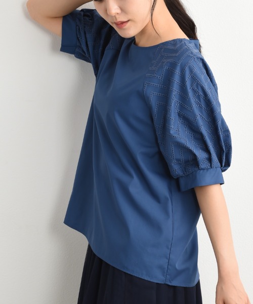 INTERPLANET(インタープラネット)の「シェブロン刺繍異素材ブラウス(シャツ/ブラウス・レディース・オフホワイト/ブルー/ブラック/グレイッシュベージュ・FREE)」の21枚目の写真