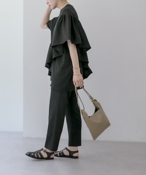 【ウッチー】SUM1STYLE スミスタイル フリルTシャツ ブラック ear PAPILLONNER（イアパピヨネ）の「フリルTシャツ【SUM1 STYLE