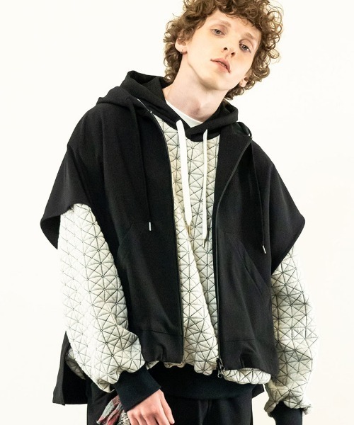 masterkey(マスターキー)の「mcg3265-COMFORT-HOODIE フーディーポンチョ(カーディガン/ボレロ・メンズ・サンドベージュ/ブラウン/ブラック・FREE)」の4枚目の写真