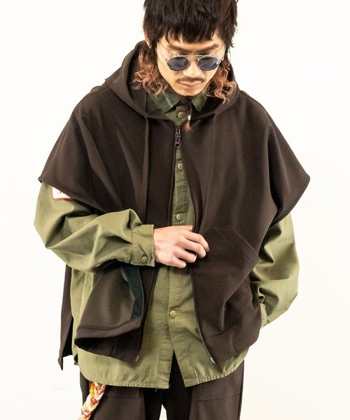 masterkey(マスターキー)の「mcg3265-COMFORT-HOODIE フーディーポンチョ(カーディガン/ボレロ・メンズ・サンドベージュ/ブラウン/ブラック・FREE)」の8枚目の写真