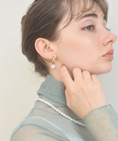 LHME（エルエイチエムイー）の「LHME チャンキーパールフープピアス/サージカルステンレス316L（金属アレルギー対応）（ピアス（両耳用）・レディース・シルバー/ゴールド・ONE SIZE）」の19枚目の写真