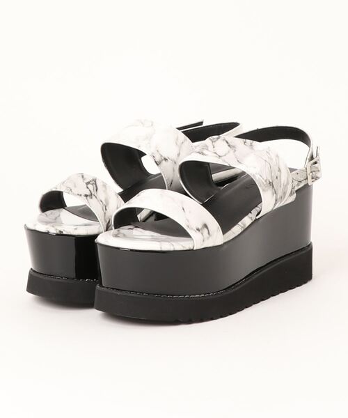 Mafmof(マフモフ)の「Mafmof(マフモフ)9.5cmヒール厚底ウエッジダブルベルトサンダル(サンダル・レディース・ホワイト/ブラック/ブラウン/シルバー・L/LL/S/M)」の2枚目の写真