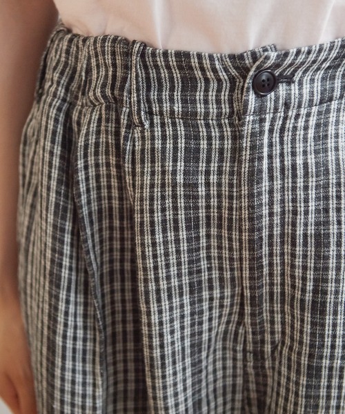 bulle de savon（ビュルデサボン）の「Linen check tuck pants