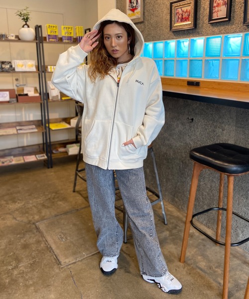 RVCA（ルーカ）の「【ムラサキスポーツ別注】RVCA/ルーカ ジップアップパーカー オーバーサイズ バックプリント 裏起毛パーカー BD044-P03（パーカー・レディース・グレー/ホワイト/ブラック/ライトピンク・M/L）」の9枚目の写真