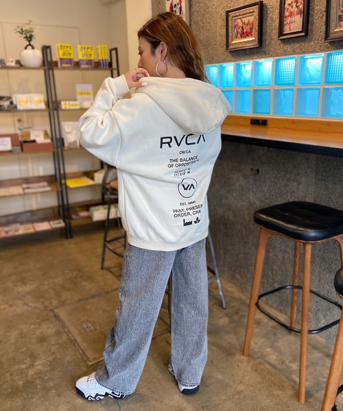 RVCA（ルーカ）の「【ムラサキスポーツ別注】RVCA/ルーカ ジップアップパーカー オーバーサイズ バックプリント 裏起毛パーカー BD044-P03（パーカー・レディース・グレー/ホワイト/ブラック/ライトピンク・M/L）」の11枚目の写真