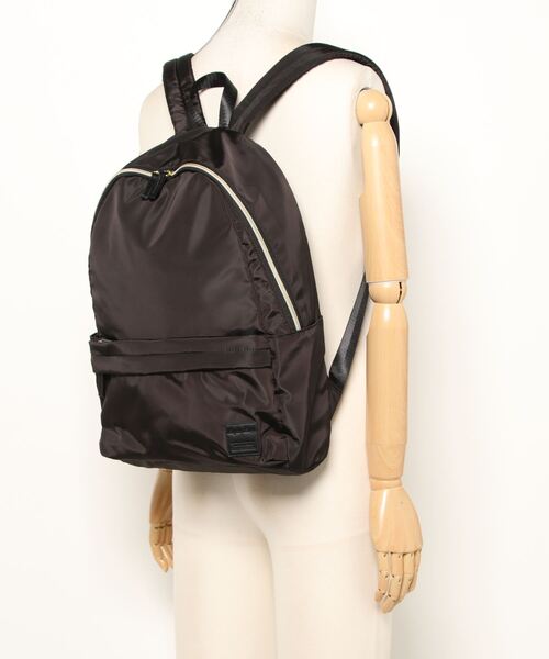 and it_（アンドイット）の「Legato Largo シルキー撥水 リュック（バックパック/リュック・レディース・ブラック/ベージュ/グレー/グリーン・FREE）」の6枚目の写真