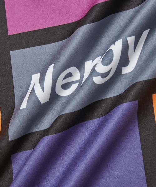 NERGY（ナージー）の「MONDRIAN マイクロファイバータオル 79×123（スポーツグッズ・レディース・ブラック/ネイビー/オレンジ・FREE）」の7枚目の写真