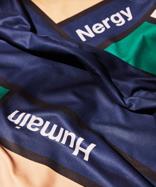 NERGY（ナージー）の「MONDRIAN マイクロファイバータオル 79×123（スポーツグッズ・レディース・ブラック/ネイビー/オレンジ・FREE）」の13枚目の写真