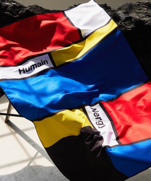 NERGY（ナージー）の「MONDRIAN マイクロファイバータオル 79×123（スポーツグッズ・レディース・ブラック/ネイビー/オレンジ・FREE）」の14枚目の写真