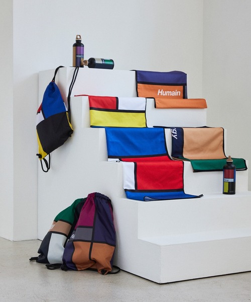 NERGY（ナージー）の「MONDRIAN マイクロファイバータオル 79×123（スポーツグッズ・レディース・ブラック/ネイビー/オレンジ・FREE）」の15枚目の写真