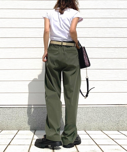 Q(キュー)の「カーブワイドパンツ(その他パンツ・レディース・ブラック/オリーブ・MEDIUM)」の17枚目の写真