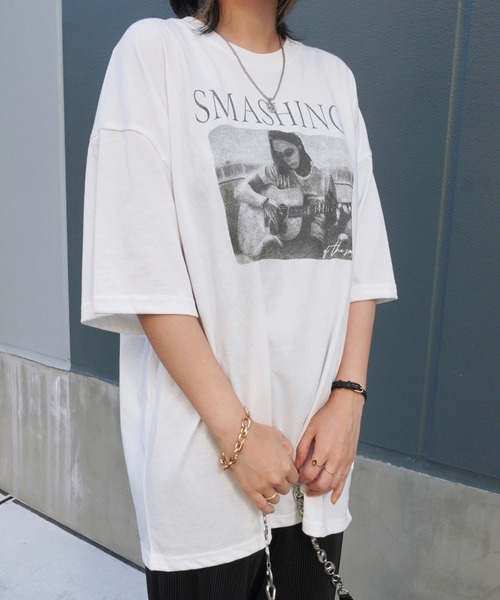 ARCHIVER（アーカイバ）の「【Bz】ギターフォトプリントユニセックスBIGTシャツ/プリントTシャツ(RZ)（Tシャツ/カットソー・メンズ・ブラック系その他/オフホワイト/ブラック・FREE）」の22枚目の写真