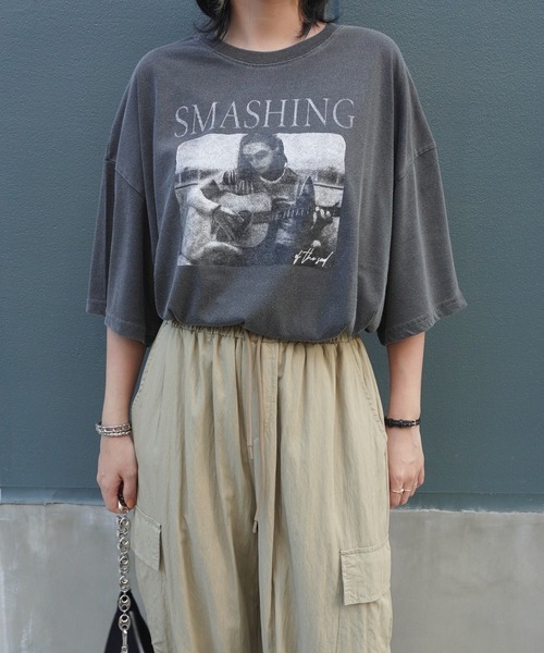 ARCHIVER（アーカイバ）の「【Bz】ギターフォトプリントユニセックスBIGTシャツ/プリントTシャツ(RZ)（Tシャツ/カットソー・メンズ・ブラック系その他/オフホワイト/ブラック・FREE）」の7枚目の写真