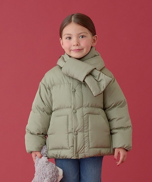 Lycee mine（リセマイン）の「【万能アウター】マフラー付きパフジャケット（ブルゾン・キッズ・サックスブルー/アイボリー/ベージュ/カーキ/ブラック/ピンク/マスタード・150cm/130cm/140cm/100cm/110cm/120cm）」の5枚目の写真