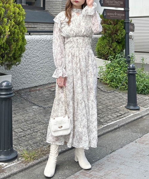 INGNI(イング)の「デコルテカットアウト花柄フリルワンピース(ワンピース・レディース・アイボリー/ピンク/ブラック・M)」の18枚目の写真