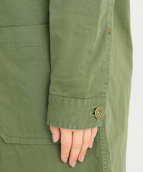 B:MING by BEAMS（ビーミングバイビームス）の「ビーミング by ビームス / ツイルショップコート（ミリタリージャケット・レディース・スミクロ/カーキ・MEDIUM/SMALL）」の4枚目の写真