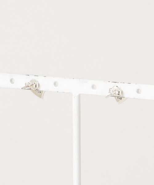 TONE SELECT GOODS(トーンセレクトグッズ)の「【925 SILVER ACC】ハートタイルピアスSV925(OG)(ピアス(両耳用)・レディース・シルバー・FREE)」の2枚目の写真