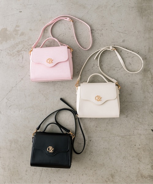 OLIVE des OLIVE(オリーブデオリーブ)の「エンブレム付きフラップショルダー 1032120140(ショルダーバッグ・レディース・ピンク/ブラック/アイボリー・FREE)」の4枚目の写真