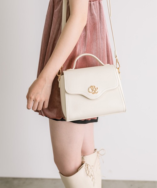 OLIVE des OLIVE(オリーブデオリーブ)の「エンブレム付きフラップショルダー 1032120140(ショルダーバッグ・レディース・ピンク/ブラック/アイボリー・FREE)」の6枚目の写真