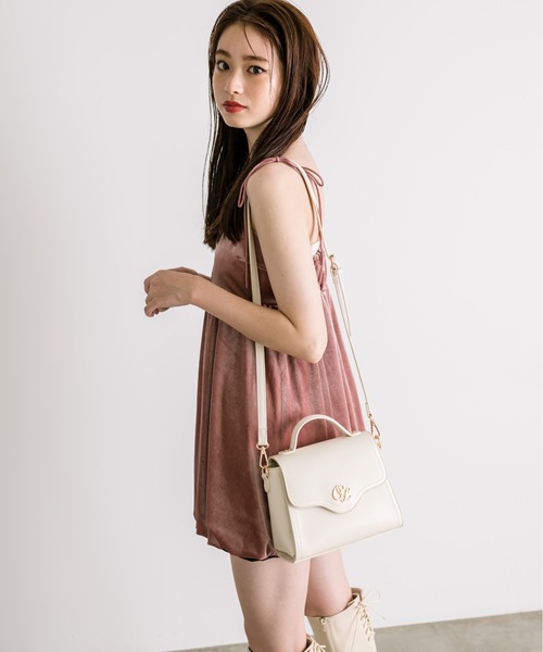 OLIVE des OLIVE(オリーブデオリーブ)の「エンブレム付きフラップショルダー 1032120140(ショルダーバッグ・レディース・ピンク/ブラック/アイボリー・FREE)」の7枚目の写真