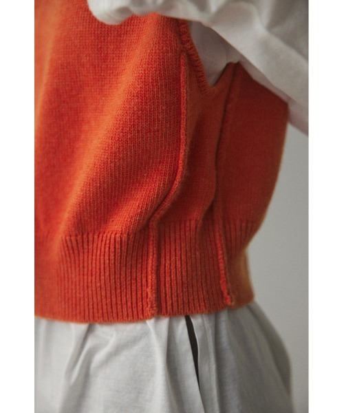 BLACK BY MOUSSY（ブラックバイマウジー）の「out linking knit vest(アウトリンキングニットベスト)（ベスト・レディース・オレンジ/オフホワイト/ライトブルー/ブラック・FREE）」の16枚目の写真