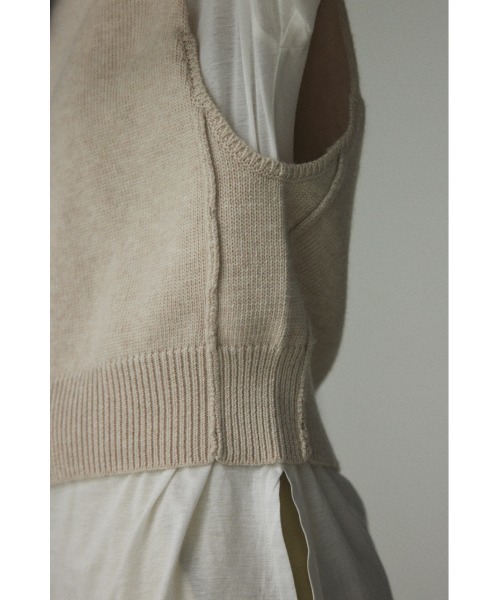 BLACK BY MOUSSY（ブラックバイマウジー）の「out linking knit vest(アウトリンキングニットベスト)（ベスト・レディース・オレンジ/オフホワイト/ライトブルー/ブラック・FREE）」の22枚目の写真
