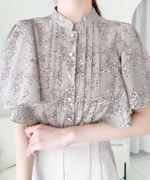 mily bilet（ミウィビレット）の「【mily bilet】花柄とシルエットで魅せる。着るだけで、大人かわいくなれる魔法。花柄ピンタックフレア袖ブラウス（シャツ/ブラウス・レディース・ブラック/アイボリー/ピンクベージュ/アイボリー系1・LARGE/MEDIUM/SMALL/X-LARGE）」の5枚目の写真