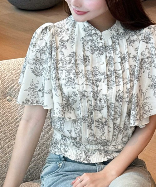 mily bilet（ミウィビレット）の「【mily bilet】花柄とシルエットで魅せる。着るだけで、大人かわいくなれる魔法。花柄ピンタックフレア袖ブラウス（シャツ/ブラウス・レディース・ブラック/アイボリー/ピンクベージュ/アイボリー系1・LARGE/MEDIUM/SMALL/X-LARGE）」の12枚目の写真