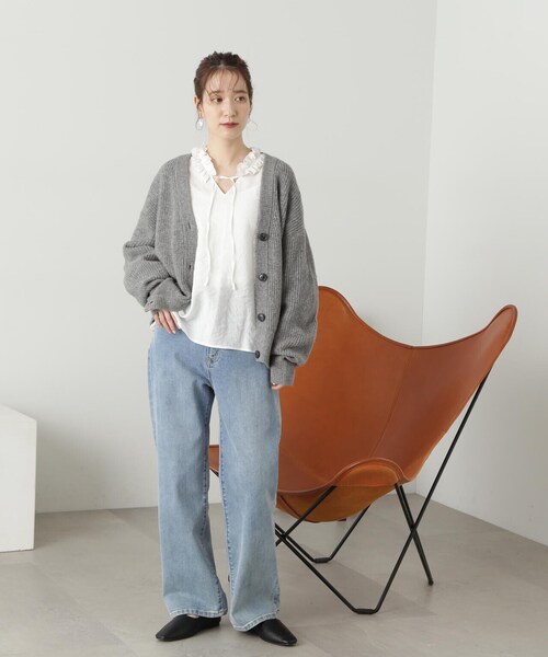 N.（N. Natural Beauty Basic）（エヌエヌナチュラルビューティーベーシック）の「◆ネックフリルディテールブラウス（シャツ/ブラウス・レディース・オフホワイト/ブルー/チャコールグレー・MEDIUM）」の8枚目の写真